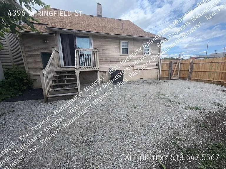 4396 Springfield St — Photo 34