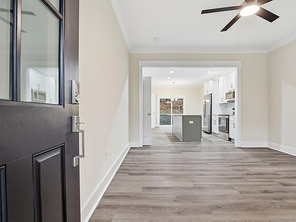 5th image of 210 Giles St