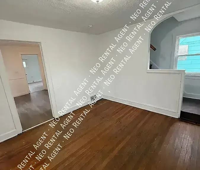 10214 Avon Ave — Photo 8