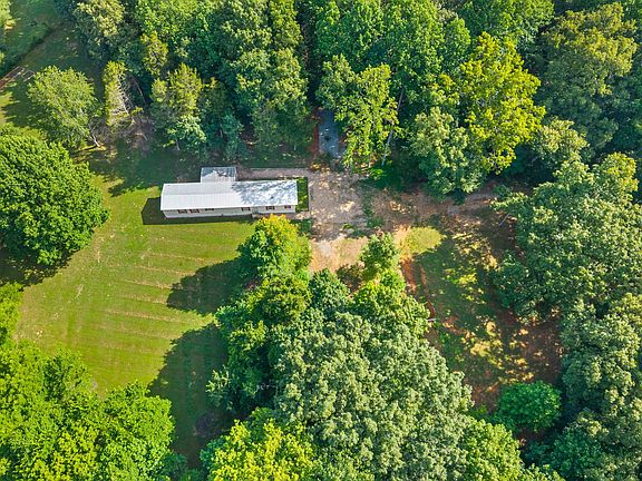 3rd image of 1595 York Rd