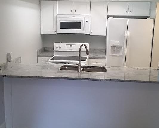 4th image of 5395 Aragon Way S