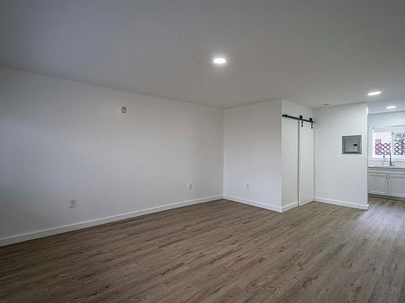 5th image of 8260 Byron Ave Unit 5-8260-5