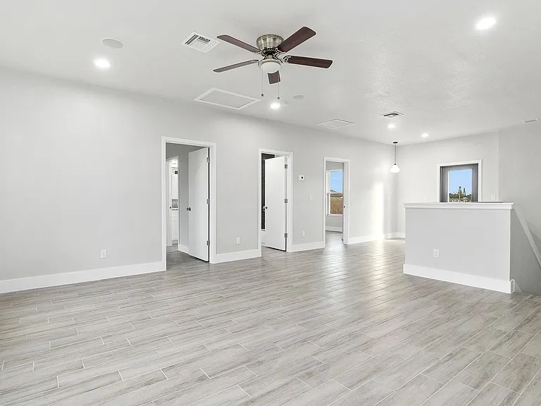 1351 SW Don Ct — Photo 13