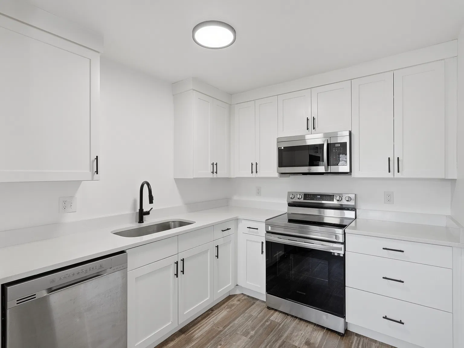 Ancora Apartments — Photo 1