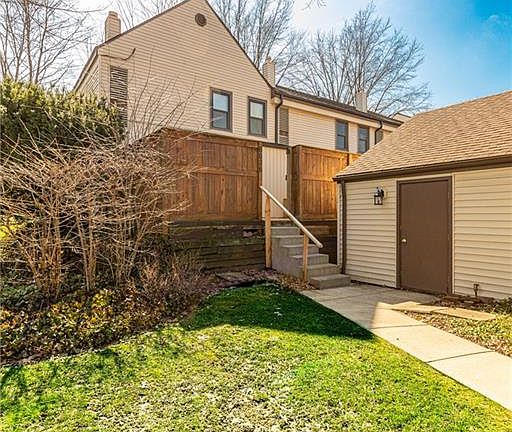 5th image of 6636 N Berkley Sq