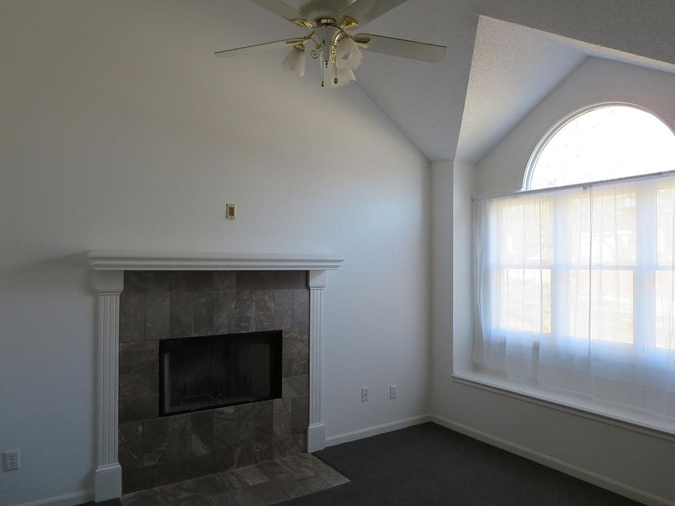 2nd image of 1117 Andover St