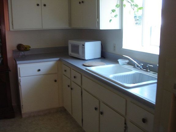 2nd image of 3246 E McKenzie Ave