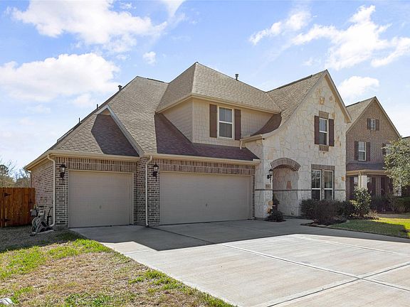 3rd image of 1724 Lake Raven Dr