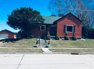 2425 S 18th St, Manitowoc, WI 54220