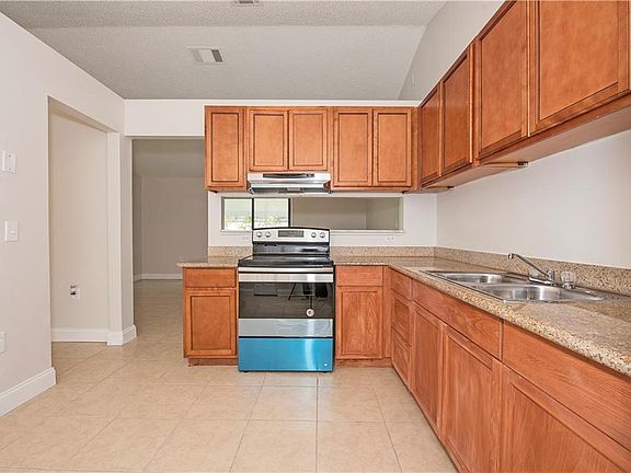 4th image of 447 Dove Dr