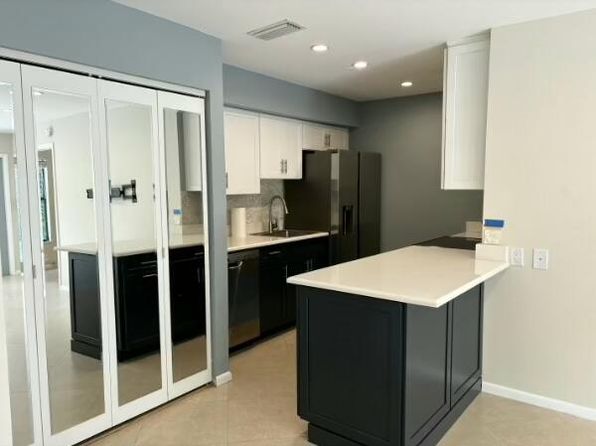 600 Executive Center Dr APT 212