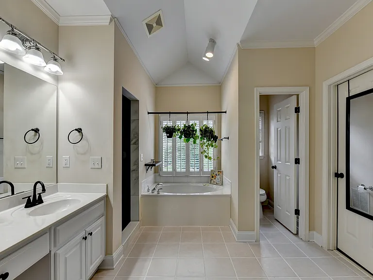 2051 Crown Vetch Ln — Photo 32