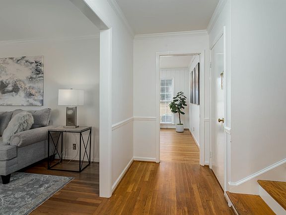 5th image of 1813 Pinehurst Ln