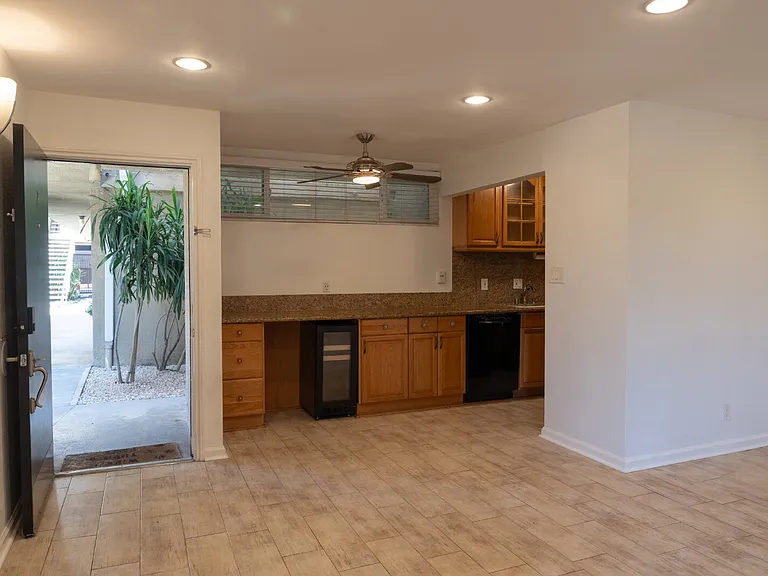 465 S Los Robles Ave #2 — Photo 4