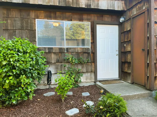 1358 Parkway Dr, Rohnert Park, CA 94928