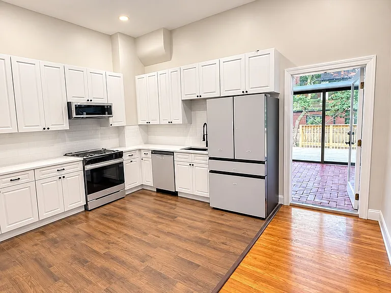 4510 Chester Ave — Photo 12