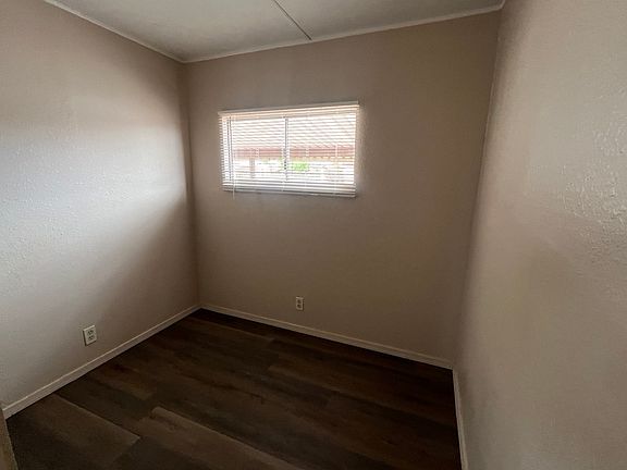 4th image of 2221 E 15th St
