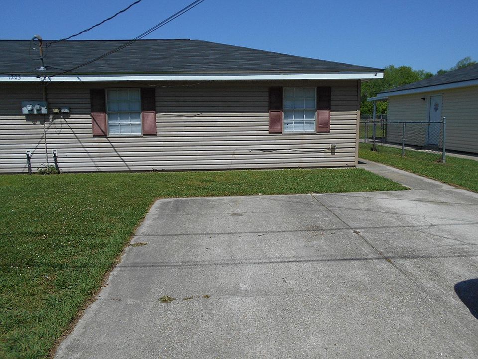 1st image of 1203 W 1st St #A