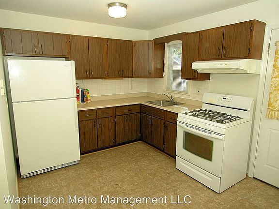 3rd image of 4709 Lincoln Ave