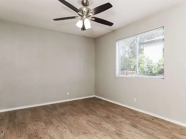 6801 Stonleigh Pl #B — Photo 10