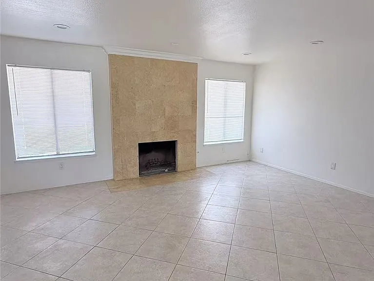 1360 N Hacienda Dr — Photo 4