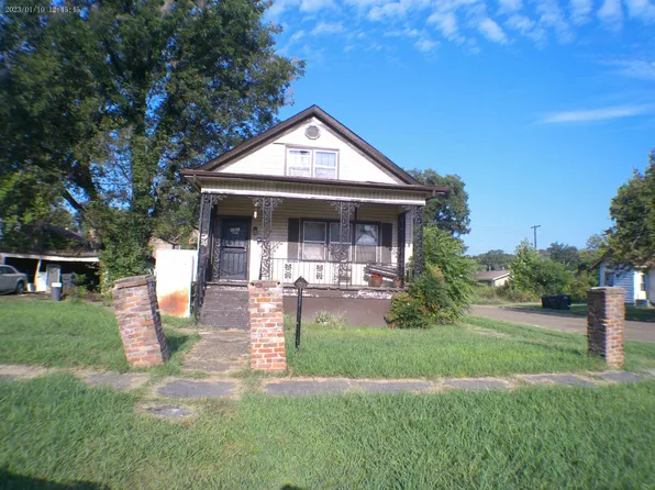 927 Cherry St, Helena, AR 72342