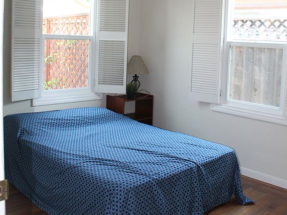 4th image of 3419 Hoover St