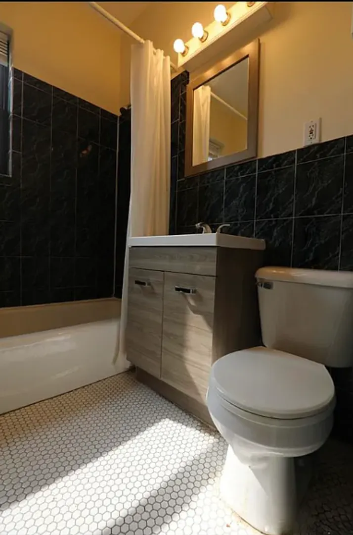 Watch Yt Video Tour! Modern Apt W Ht/Hw Included, Near T, No Fee, Reduced Pricing! Spacious, Sunny! — Photo 2