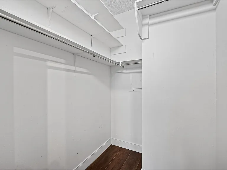 5150 Hidalgo St #402 — Photo 37