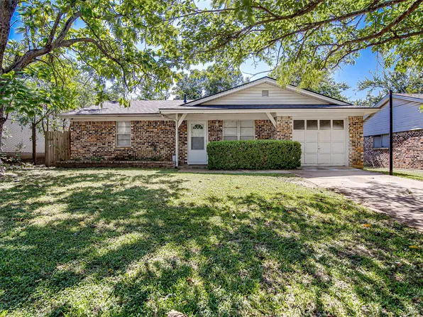 1403 Roberts Ave, Cleburne, TX 76033