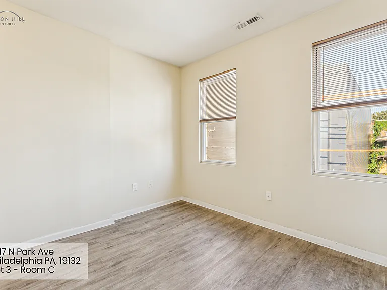 2217 N Park Ave #3C — Photo 3