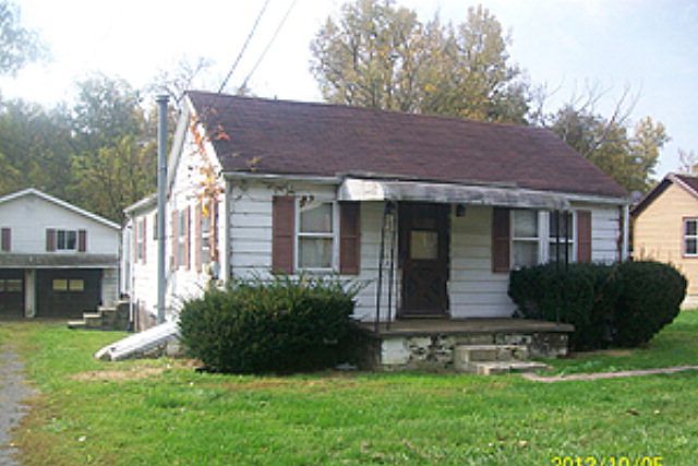 1st image of 915 Charles 915 1/2 St