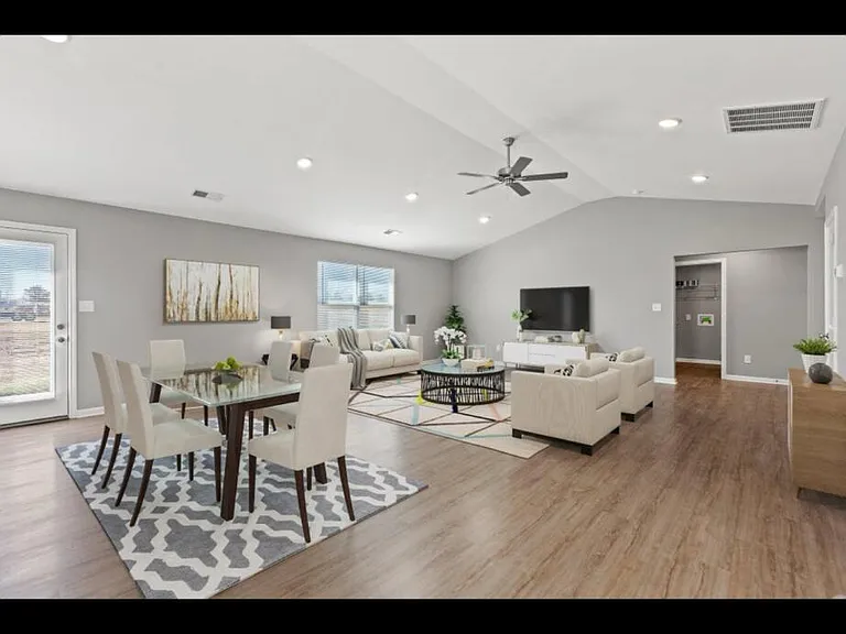 340 Pageant Dr — Photo 5