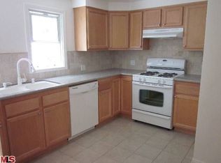 6342 Lindenhurst Ave, Los Angeles, CA 90048