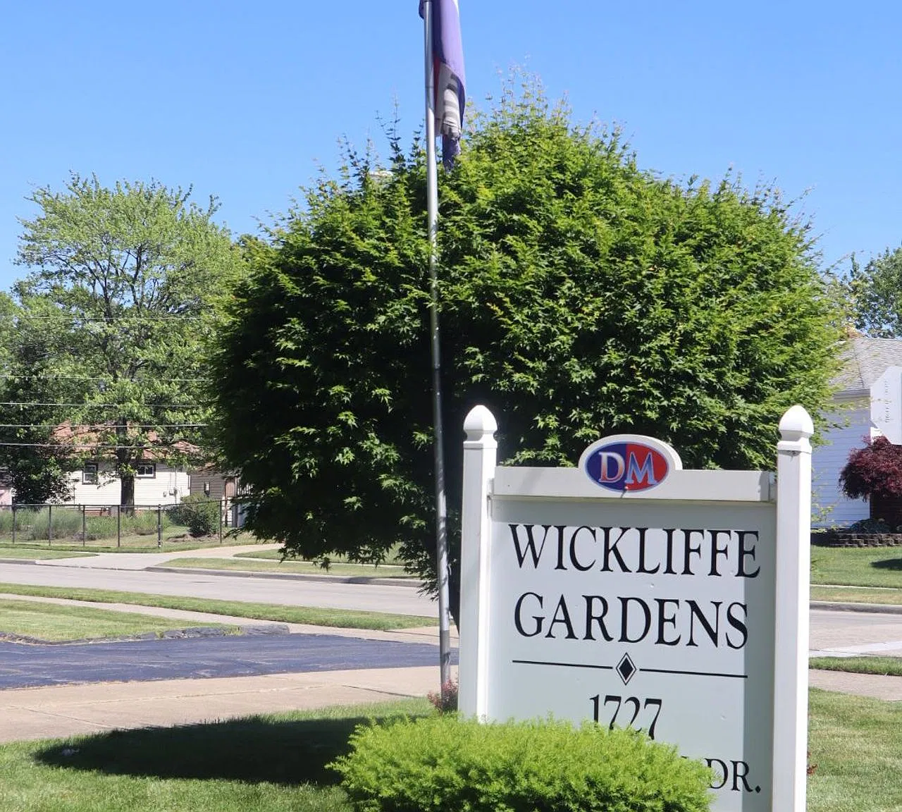Wickliffe Gardens — Photo 2