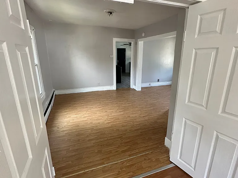8 Allen St #1 — Photo 7
