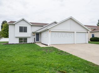 3747 18th St S, Fargo, ND 58104