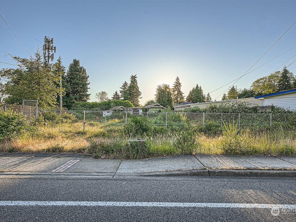 1st image of 12463 Des Moines Memorial Drive S
