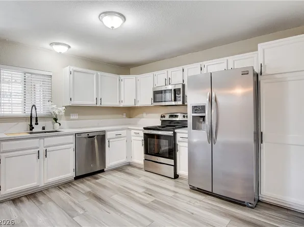 2510 Paradise Village Way, Las Vegas, NV 89120