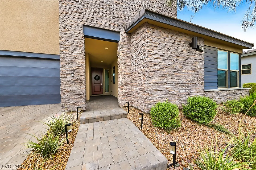 4 bed, 3.0 bath, 3026 sqft, $6,500 — Photo 2