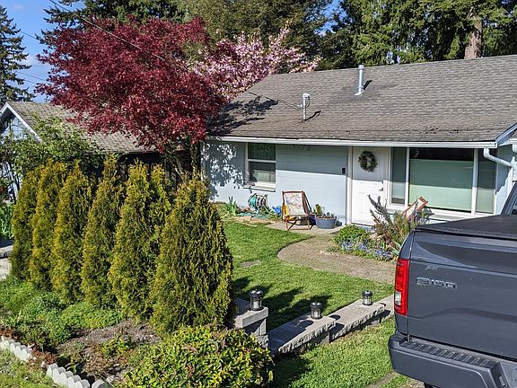 Front yard and driveway.