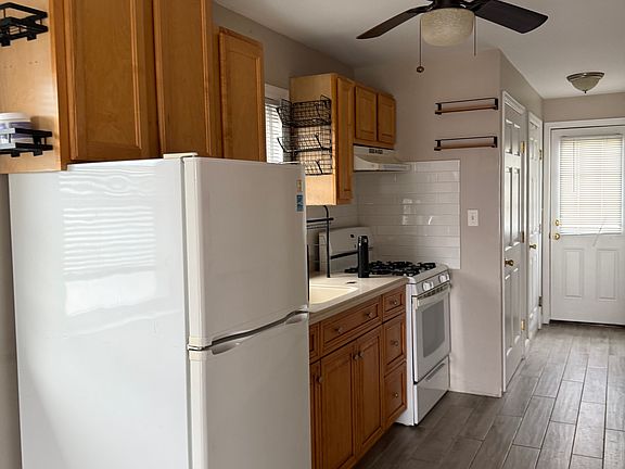 4th image of 624 Miller Ave