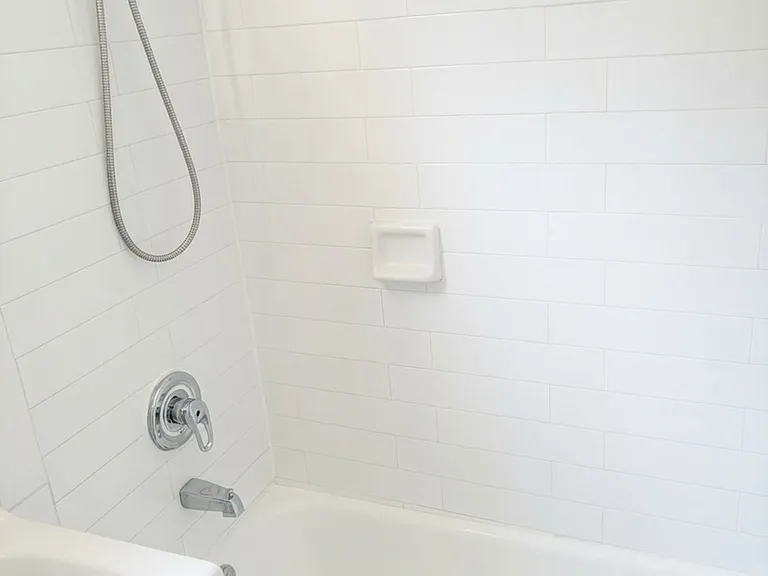 349 E 51st St #5RE — Photo 6