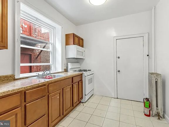 4th image of 4832-36 Walnut St Floor 4832-2
