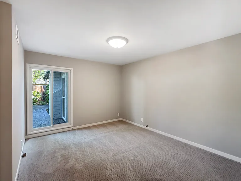 Downstairs Front Bedroom - Unstaged