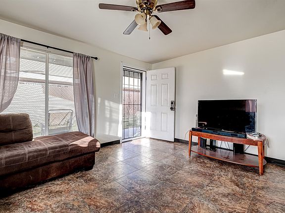 3rd image of 1419 N 15th Ave