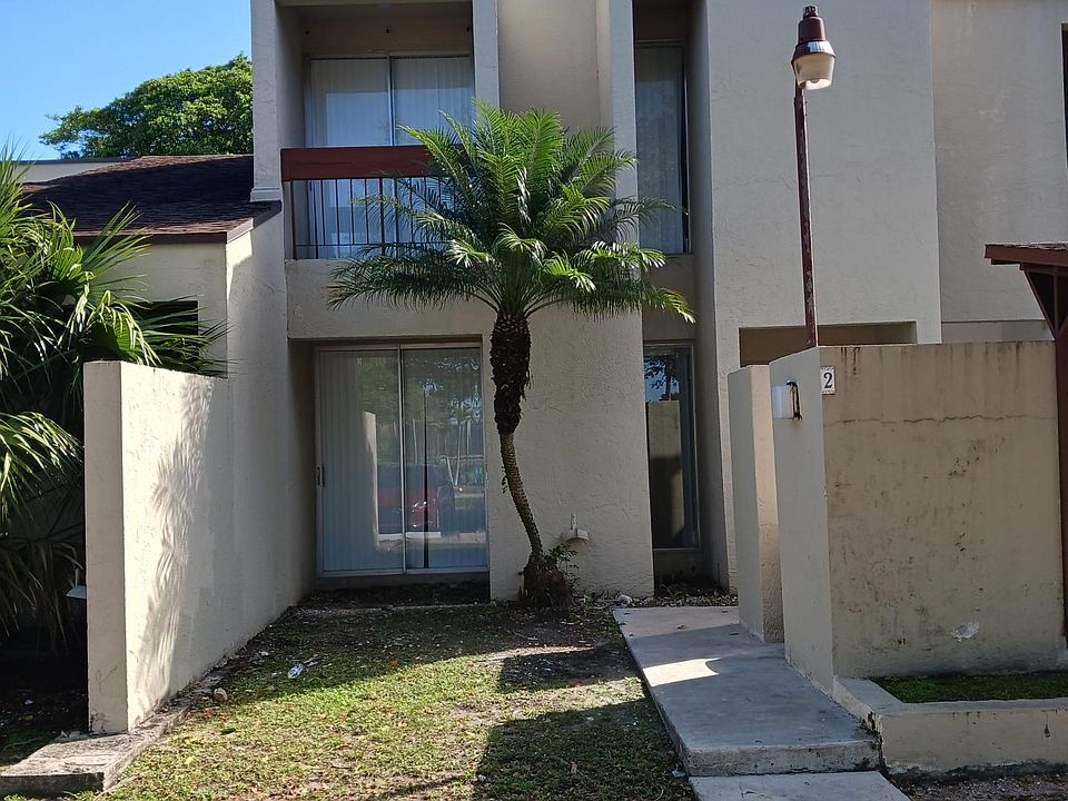 1st image of 9155 Fontainebleau Blvd APT 2