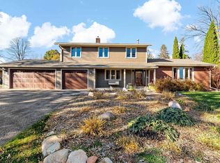 15700 Dawn Dr, Minnetonka, MN 55345