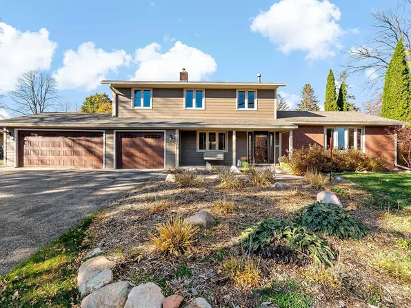 15700 Dawn Dr, Minnetonka, MN 55345