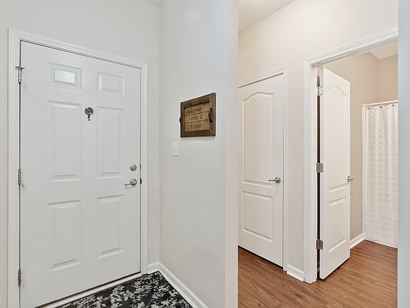 4th image of 10661 Swan Ct
